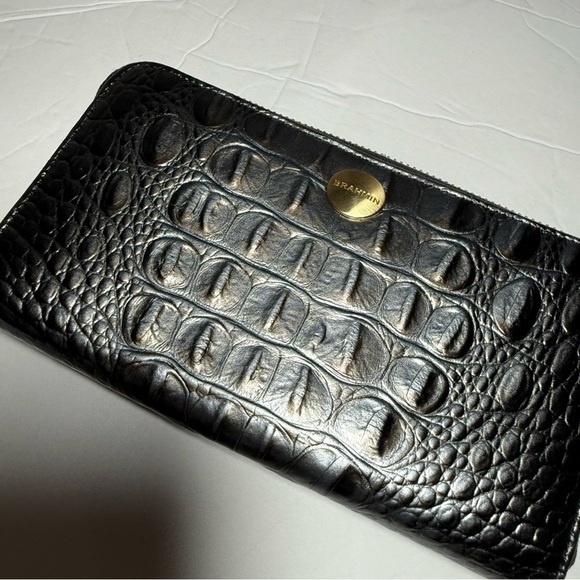 Brahmin Zipper Wallet Black and Silver Shimmer Ombre Crocodile Pattern - Picture 5 of 11